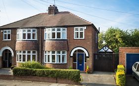 City Apartments - 4 Heworth Village - 3 Bed House